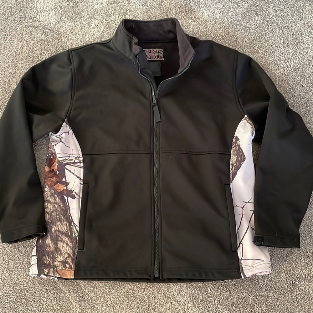 Sports Afield Pink Mossy Oak Camouflage Soft Shell Zipp-Up‎ Jacket.